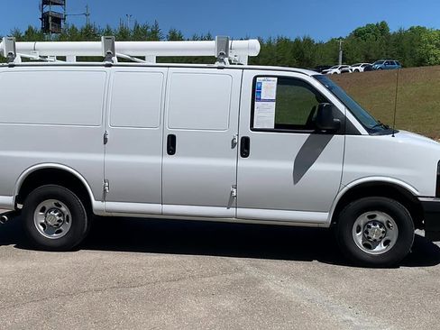 Used 2024 Chevrolet Express 2500 w/ Driver Convenience Package RWD image 6