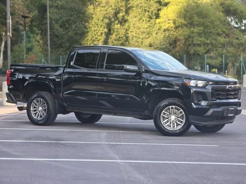 Used 2024 Chevrolet Colorado LT w/ LT Convenience Package RWD image 3