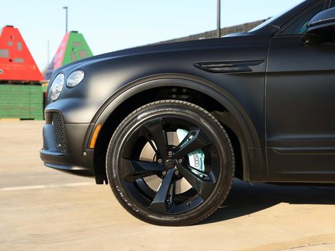 Used 2021 Bentley Bentayga image 30