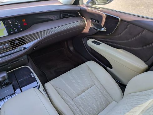 Used 2018 Lexus LS 500 w/ Interior Upgrade Package RWD image 16