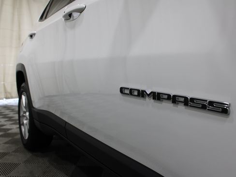 Used 2022 Jeep Compass Latitude AWD/4WD image 27
