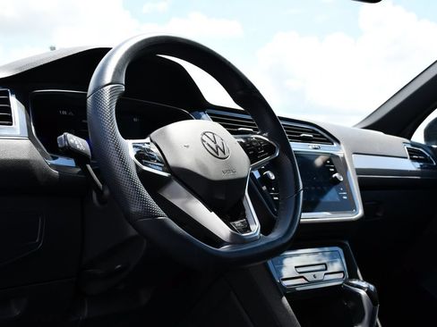 Used 2022 Volkswagen Tiguan SE R-Line AWD/4WD image 16