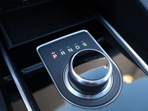 Used 2018 Jaguar F-PACE Premium image 42