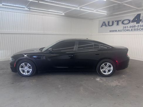 Used 2019 Dodge Charger SXT image 8
