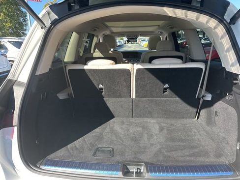 Certified 2025 Mercedes-Benz GLS 450 4MATIC image 25