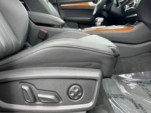 Certified 2024 Audi Q5 e Premium Plus image 27