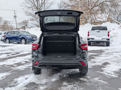 Used 2025 Chevrolet Trax RS w/ Sunroof Package image 38