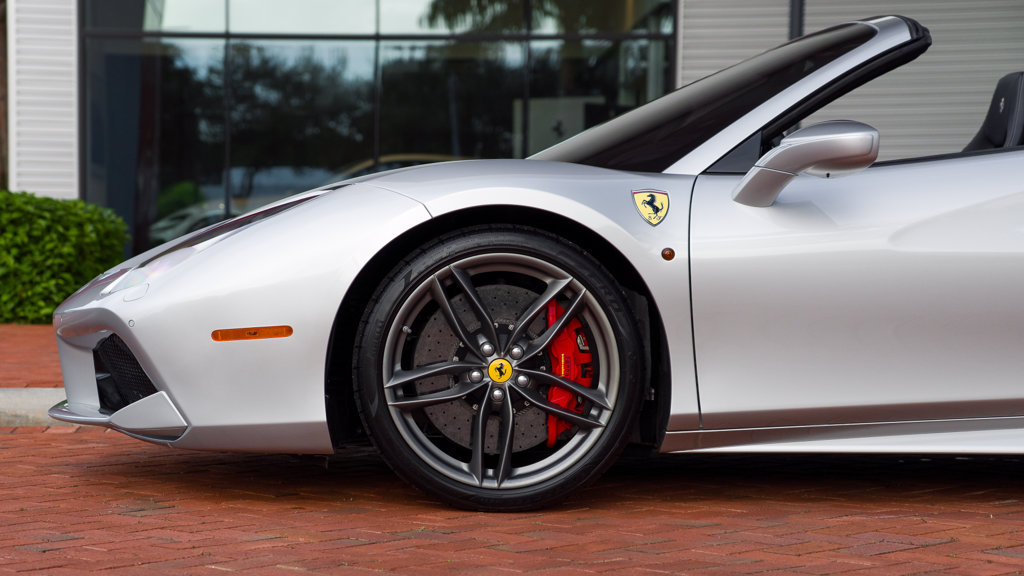 Used 2018 Ferrari 488 Spider RWD image 2
