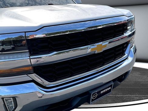 Used 2018 Chevrolet Silverado 1500 LT w/ LT Eassist Package AWD/4WD image 32