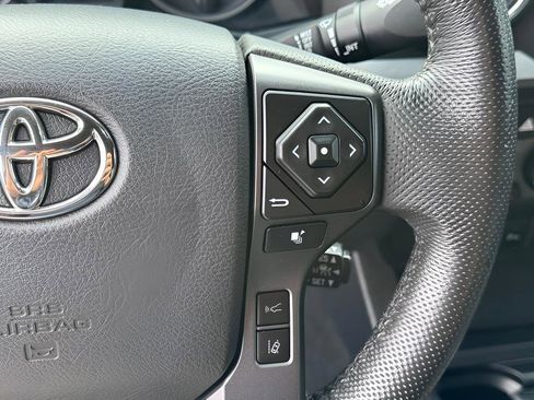 Used 2021 Toyota Tacoma TRD Sport w/ Technology Package image 14