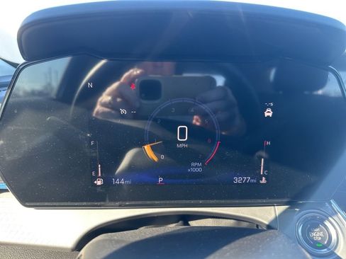 Used 2025 Chevrolet Trax LT w/ Driver Confidence Package image 13