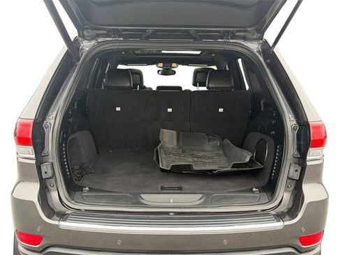 Used 2020 Jeep Grand Cherokee Limited w/ Luxury Group II image 19