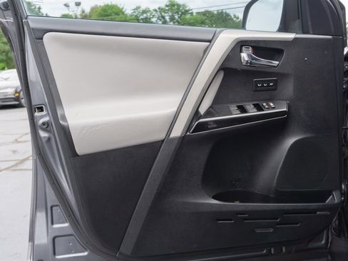 Used 2016 Toyota RAV4 Limited image 18