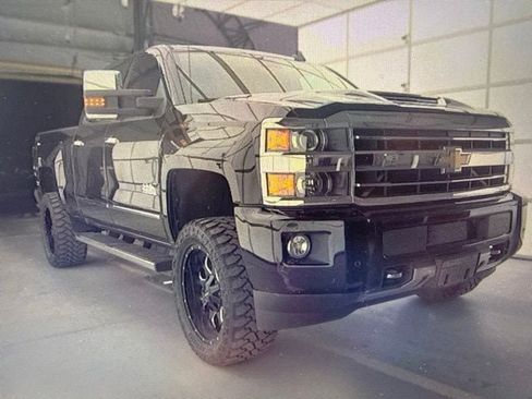 Used 2019 Chevrolet Silverado 2500 High Country w/ Duramax Plus Package AWD/4WD image 1