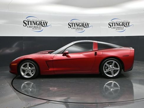 Used 2005 Chevrolet Corvette Coupe w/ Preferred Equipment Group RWD image 4