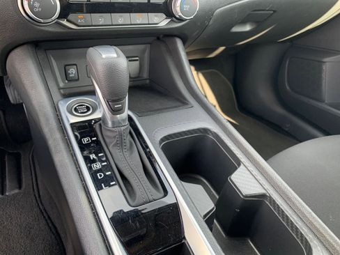 Used 2025 Nissan Sentra SV image 39