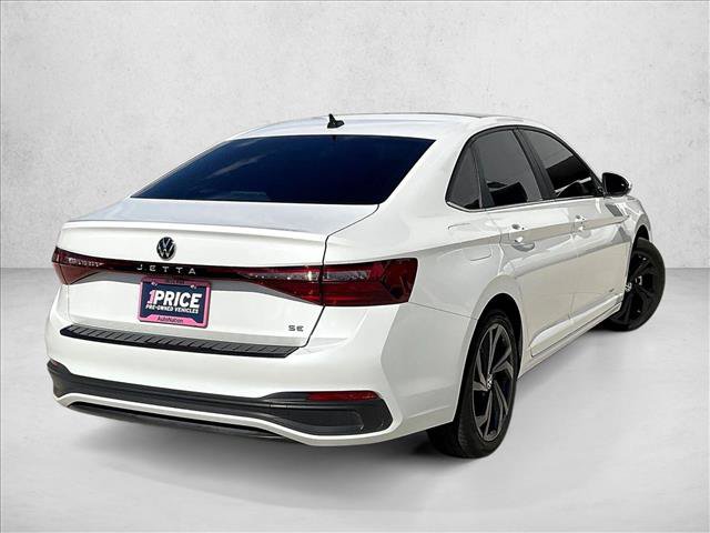 Used 2025 Volkswagen Jetta SE FWD image 2