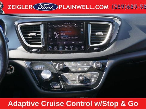 Used 2020 Chrysler Pacifica Touring w/ Advanced Safetytec Group FWD image 18