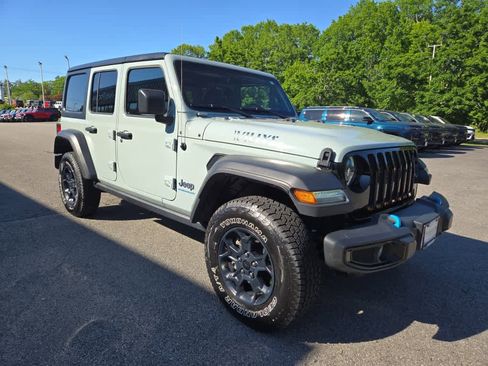 Used 2023 Jeep Wrangler Unlimited w/ Cold Weather Group AWD/4WD image 2