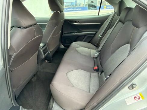 Used 2018 Toyota Camry LE FWD image 23