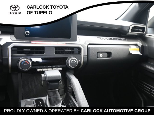 Used 2025 Toyota Tacoma SR5 AWD/4WD image 24