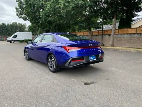 Certified 2024 Hyundai Elantra Limited FWD image 3