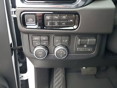 New 2026 GMC Yukon XL Denali w/ Denali Reserve Package image 35