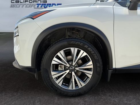 Used 2023 Nissan Rogue SV image 10