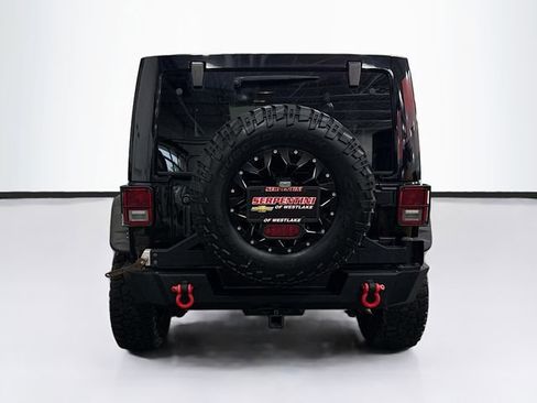Used 2017 Jeep Wrangler Unlimited Sahara AWD/4WD image 7