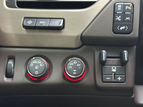 Used 2016 GMC Yukon Denali w/ Open Road Package image 33