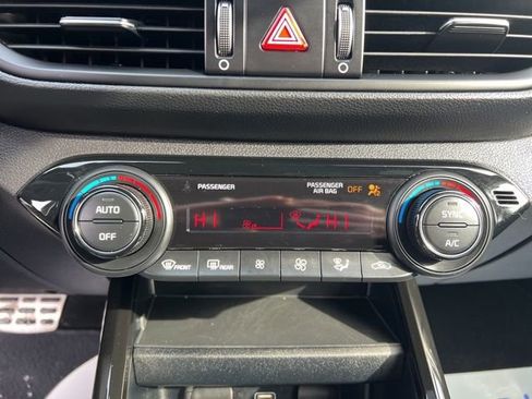 Certified 2022 Kia Forte GT-Line image 22