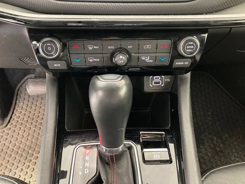 Used 2025 Jeep Compass Trailhawk AWD/4WD image 11