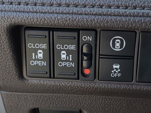 Used 2022 Honda Odyssey EX image 21