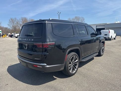 Used 2022 Jeep Wagoneer Series II w/ Premium Group I AWD/4WD image 4