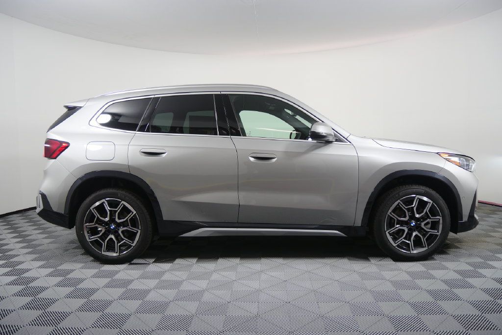 Used 2026 BMW X1 xDrive28i w/ Convenience Package AWD/4WD image 6