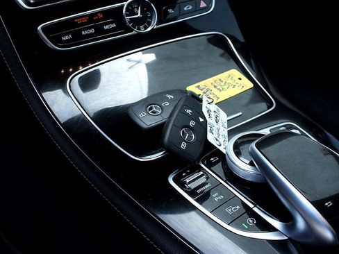 Used 2018 Mercedes-Benz E 300 image 11