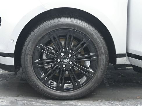 Used 2024 Land Rover Range Rover Evoque Dynamic SE image 36