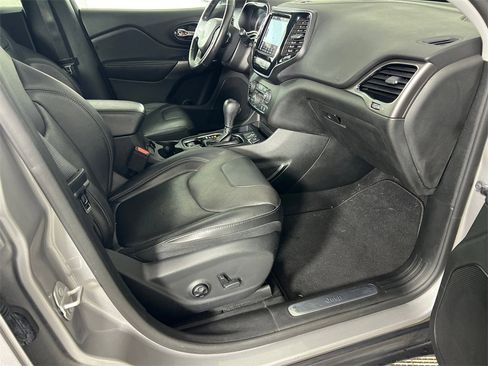 Used 2019 Jeep Cherokee Limited w/ Luxury Group image 14