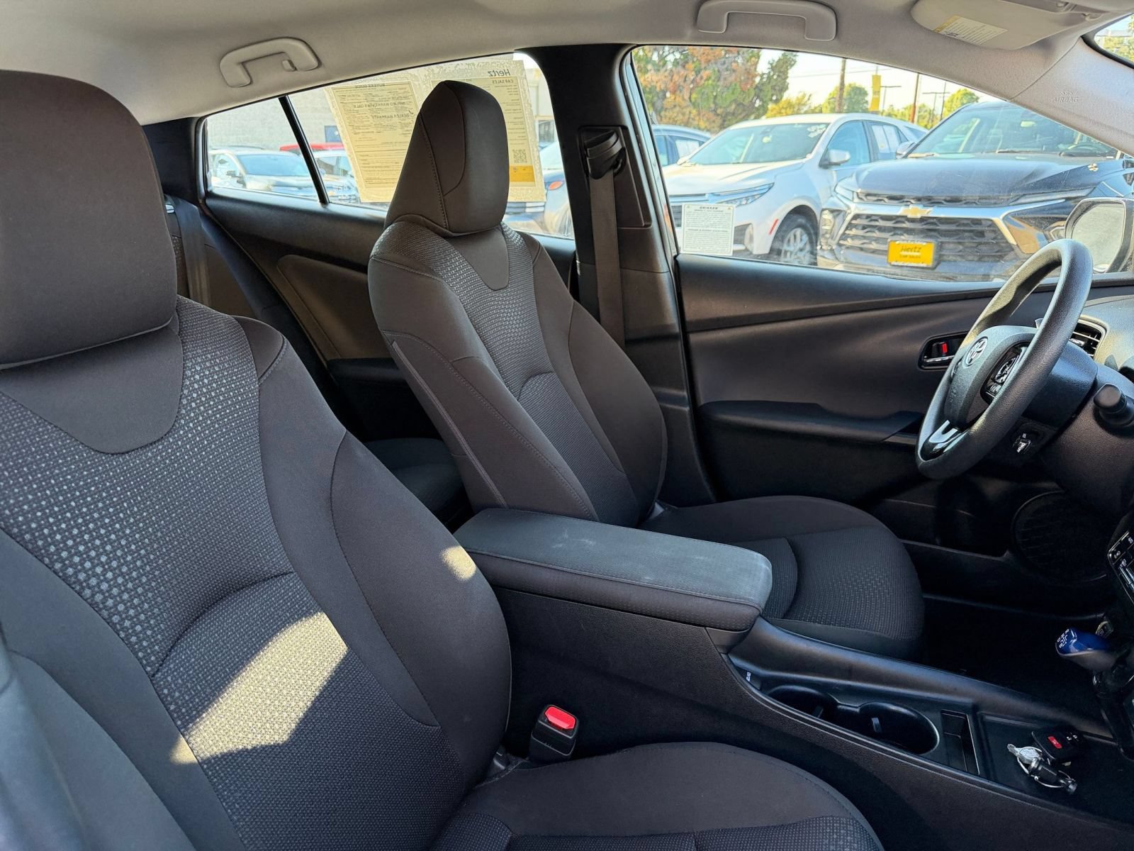 Used 2022 Toyota Prius LE FWD image 33