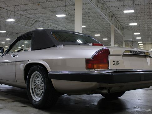 Used 1991 Jaguar XJS V12 Convertible RWD image 29