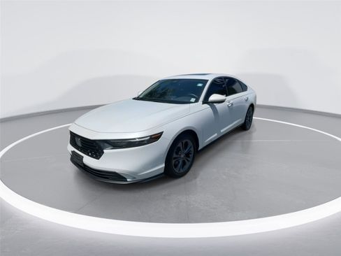 Used 2023 Honda Accord EX image 4