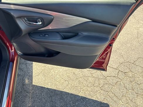 Used 2018 Nissan Murano SV image 14