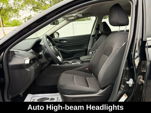Used 2025 Nissan Altima 2.5 SV FWD image 11