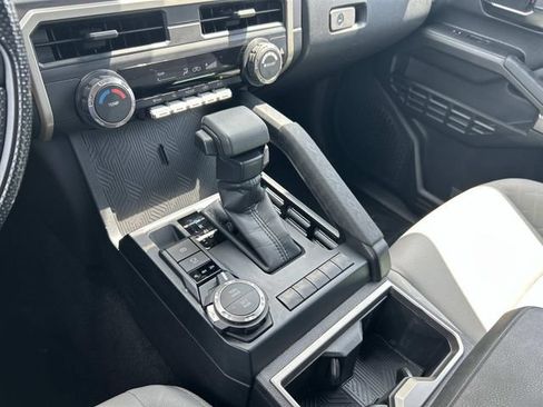 Used 2025 Toyota Tacoma SR5 AWD/4WD image 23