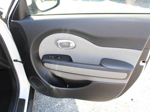 Used 2014 Kia Soul + image 20