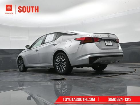 Used 2024 Nissan Altima 2.5 SV AWD/4WD image 39