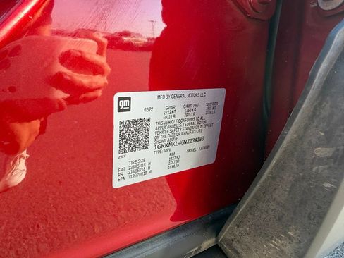 Used 2022 GMC Acadia SLE w/ Driver Convenience Package FWD image 23
