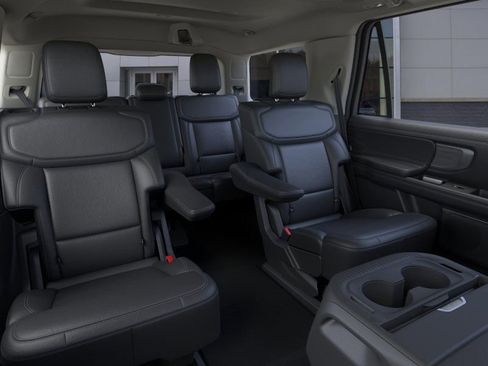 New 2025 Ford Expedition Platinum w/ Driver's Package image 32
