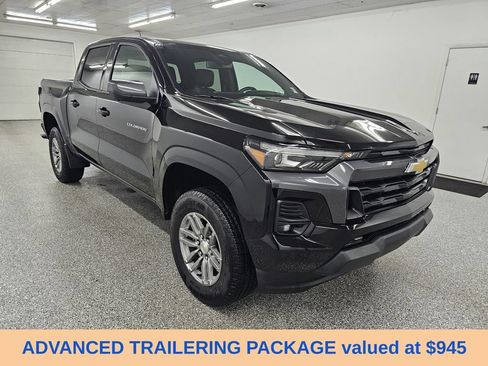 Used 2026 Chevrolet Colorado LT w/ LT Convenience Package AWD/4WD image 3