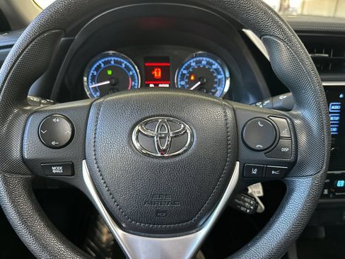 Used 2017 Toyota Corolla LE w/ Carpet Mat Package (TMS) FWD image 25